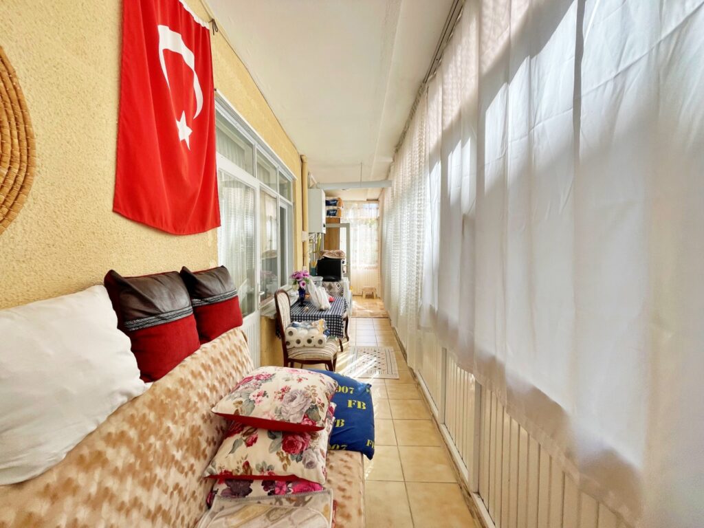 4 (5)